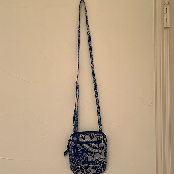Vera Bradley crossbody - Picture 2 of 5